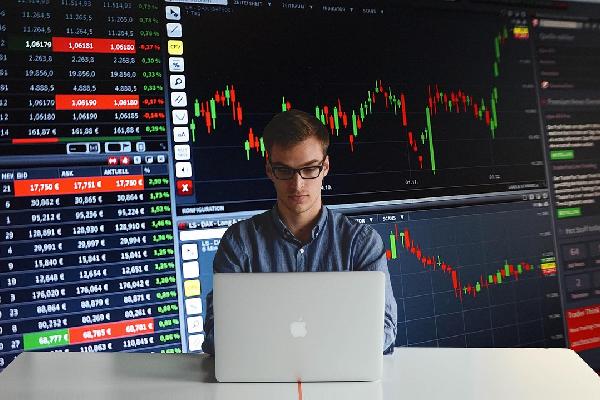 意天空：那不勒斯或签下罗马前锋多夫比克，来替代卢卡