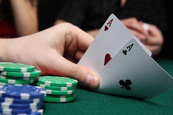 邮报主编：没人会怀念阿莫林，他就是个虚有其表的江湖郎中